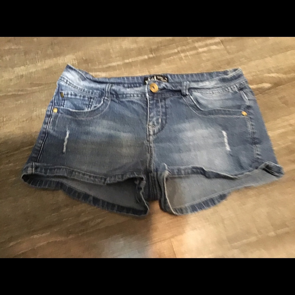 “SOLD “Jean Shorts Size 9